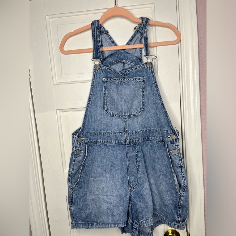 Like New Hollister Shortalls Medium Wash size L